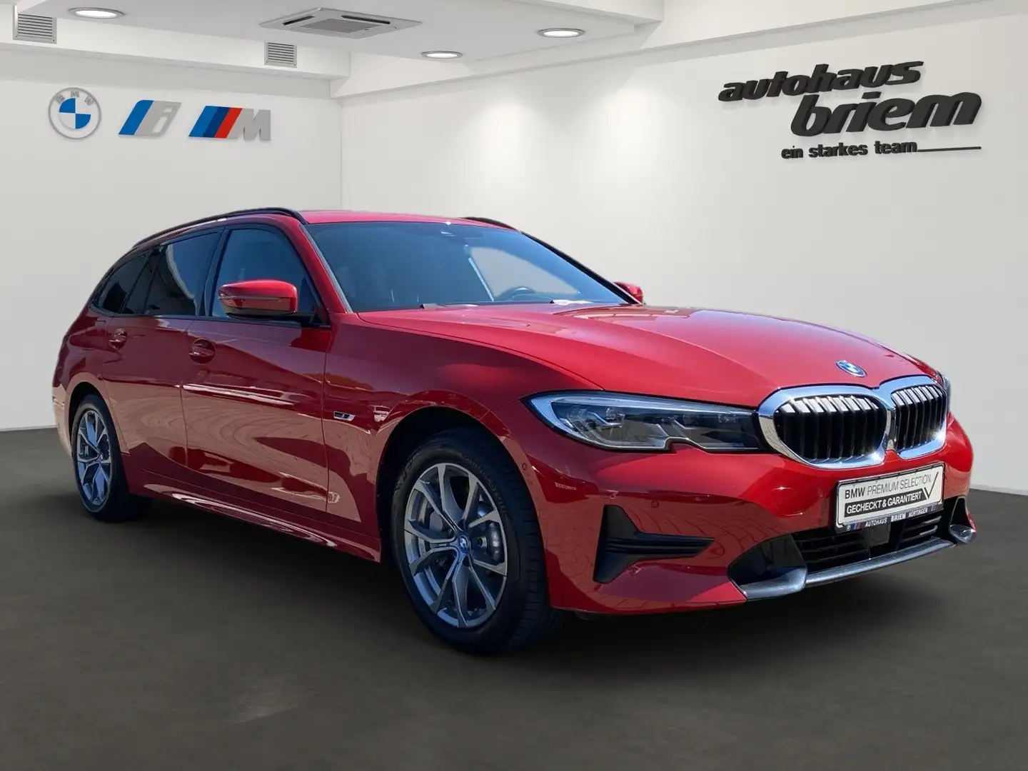 BMW 330 e xDrive Touring Sport Line Head-Up HiFi DAB Rot - 2