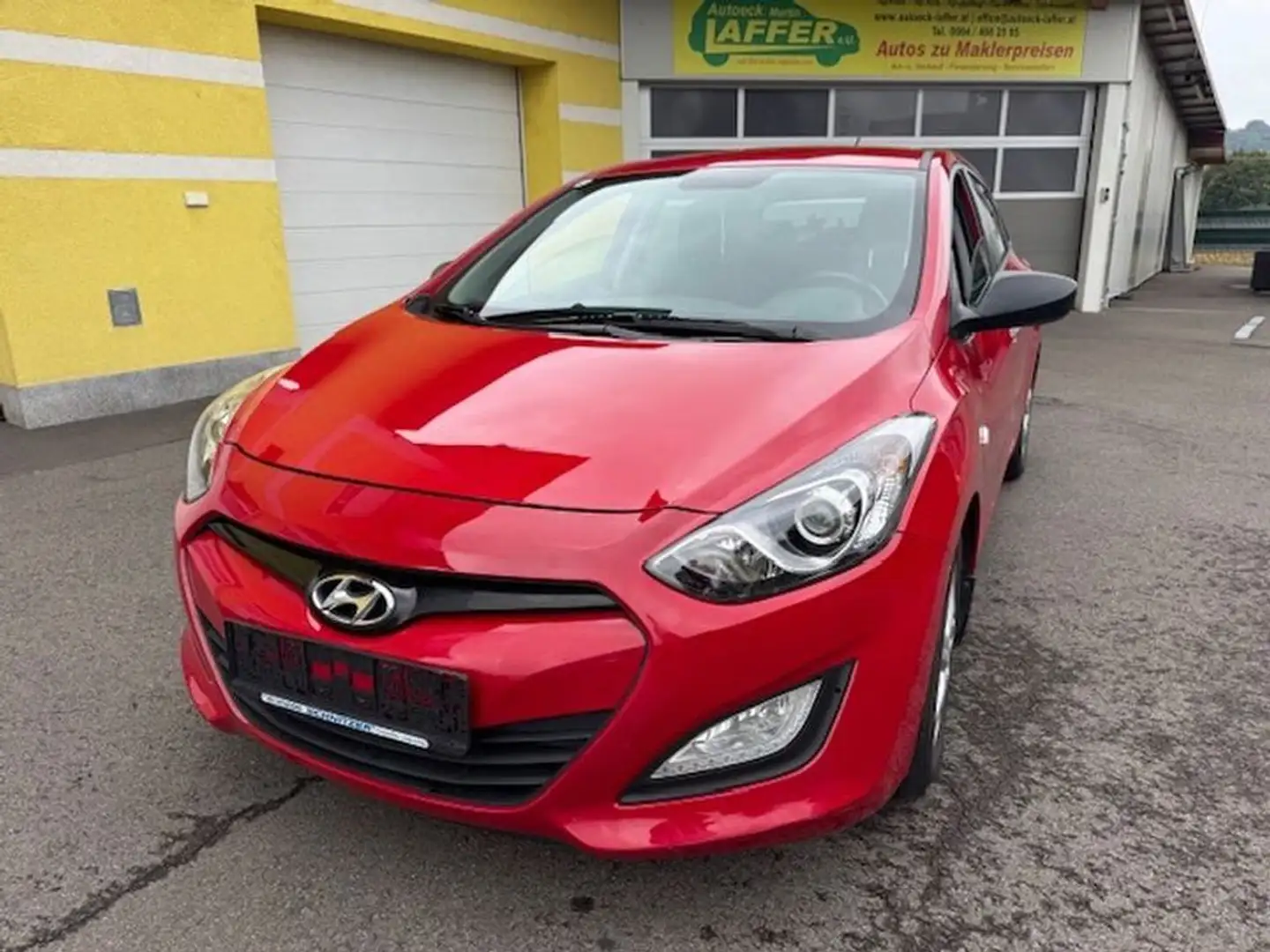Hyundai i30 Europe 1.4 plus - Privatverkauf! Pickerl neu. Roşu - 2