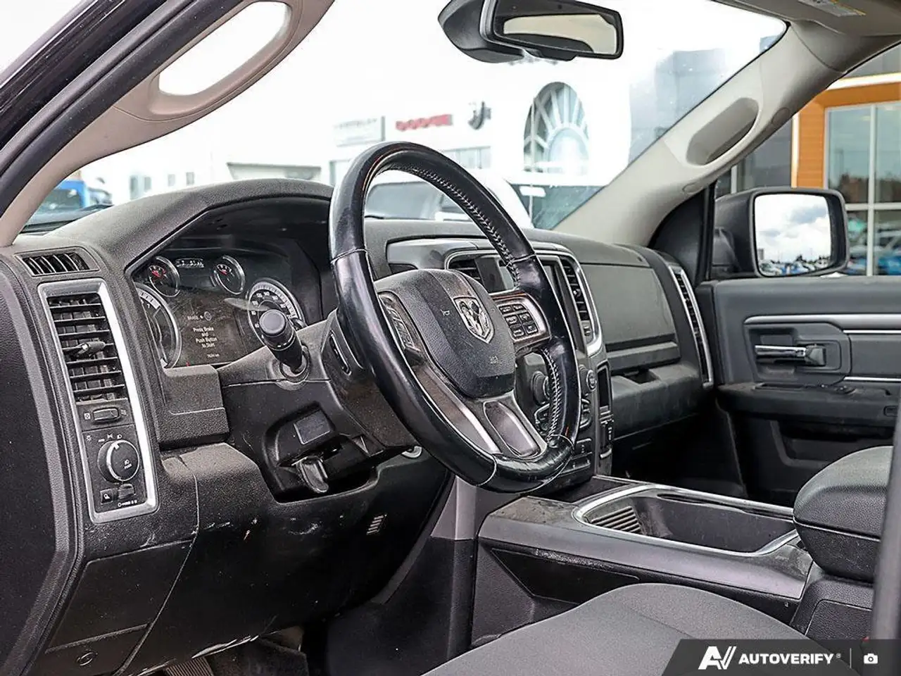 RAM 1500 снимка RAM 1500