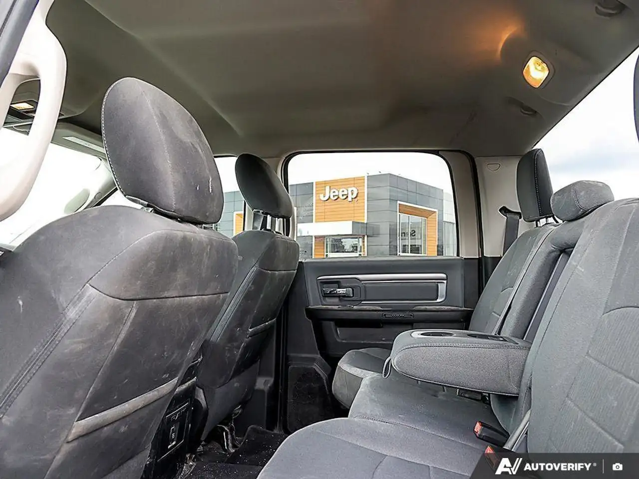 RAM 1500 снимка RAM 1500