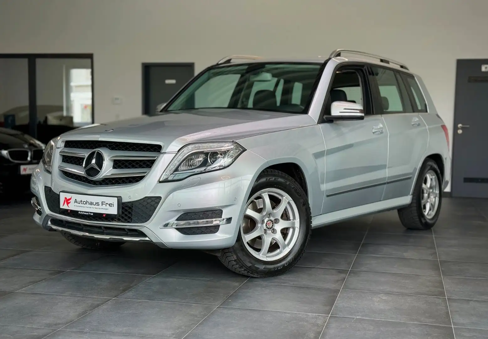 Mercedes-Benz GLK 220 CDI 4Matic  Premium *AHK*Bi-Xenon*Navi* Silber - 1