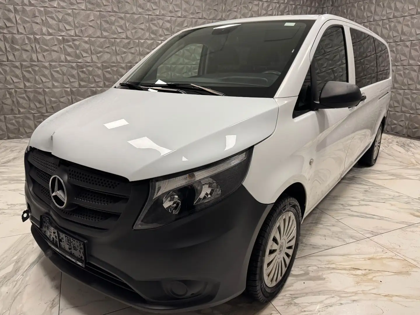 Mercedes-Benz Vito Tourer 114 CDI Pro 4x4 Extralang Weiß - 1