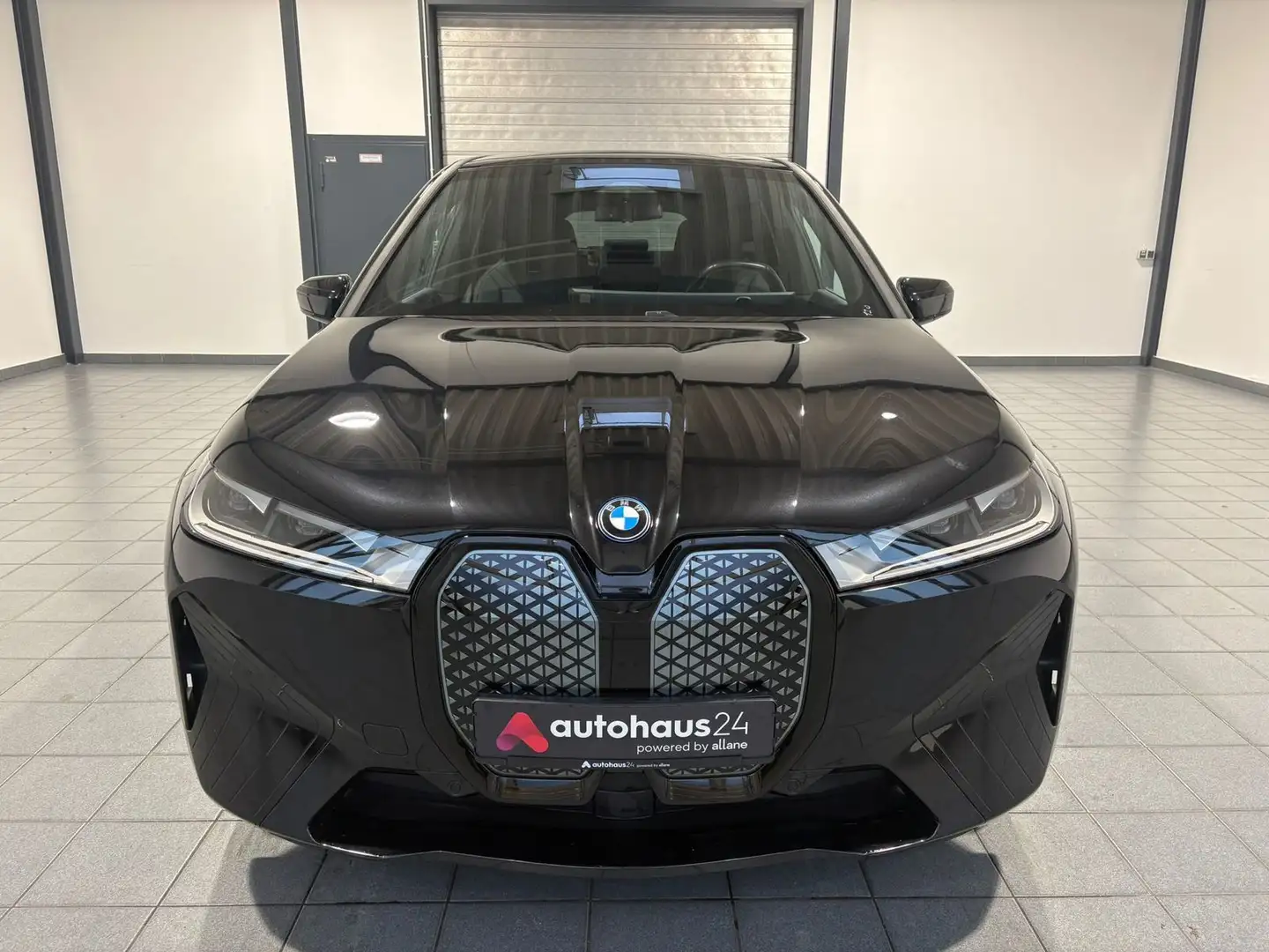 BMW iX xDrive40 Sport LED|Navi|Pano|Kamera Schwarz - 2