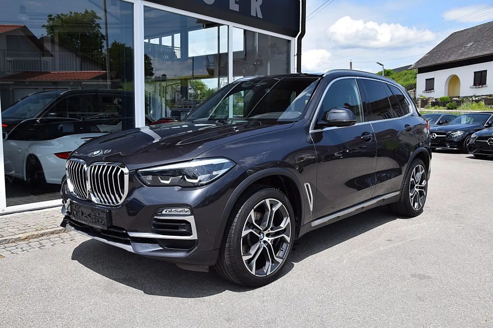 BMW X5 xDrive30d Aut. *X-Line* Grau - 2