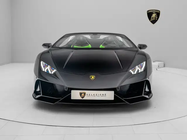 Lamborghini Huracan view 3
