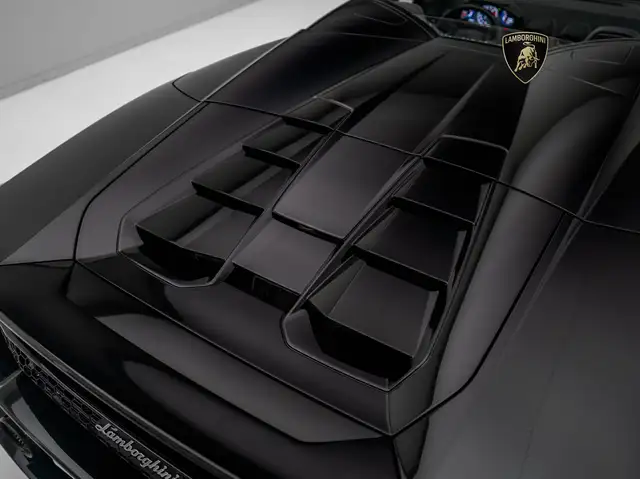Lamborghini Huracan view 13