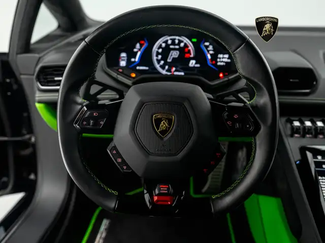 Lamborghini Huracan view 12