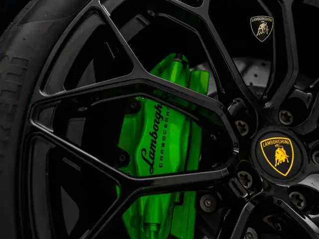 Lamborghini Huracan view 15