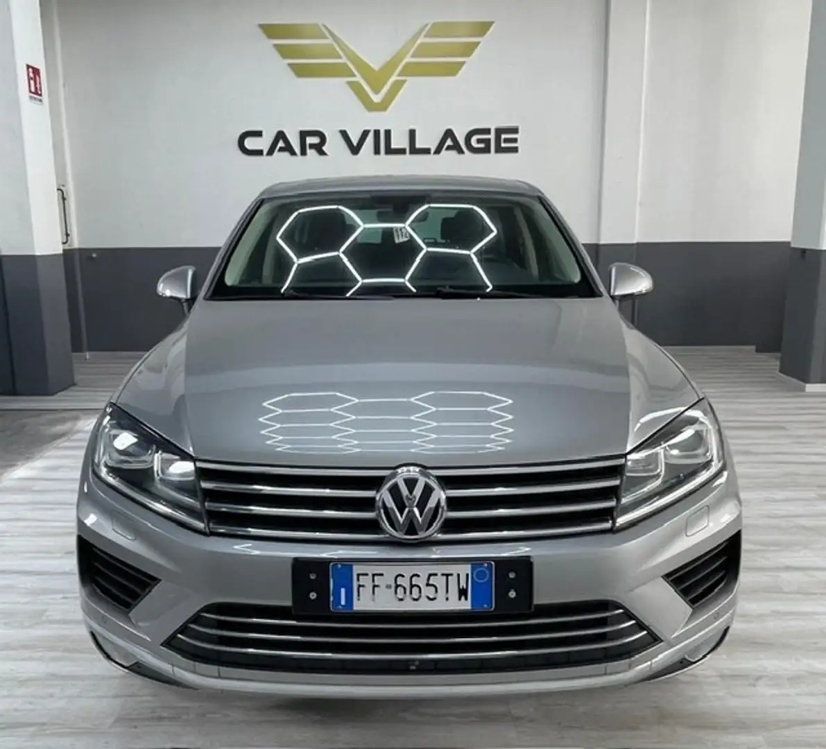 Volkswagen Touareg 3.0 TDI 262 CV tip. BlueMotion Technology Executiv Argento - 1