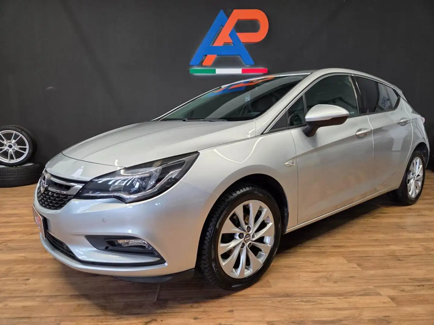 Opel Astra Astra 5p 1.4 t Innovation ecoM 110cv Argento - 1