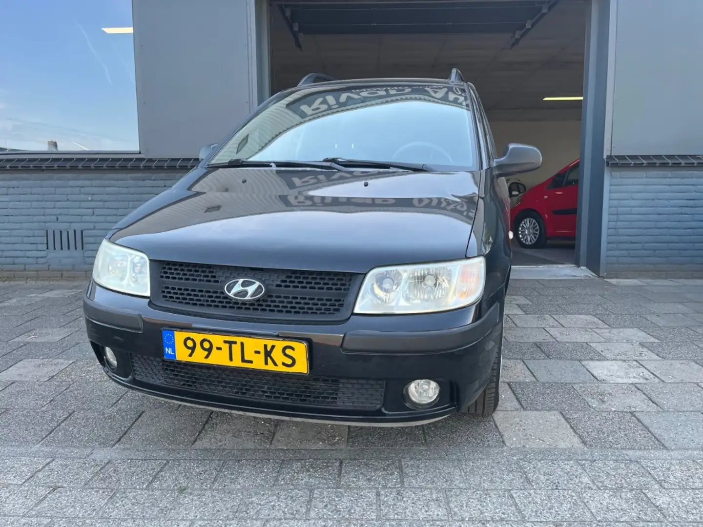 Hyundai Matrix 1.6I ACTIVE COOL Schwarz - 2