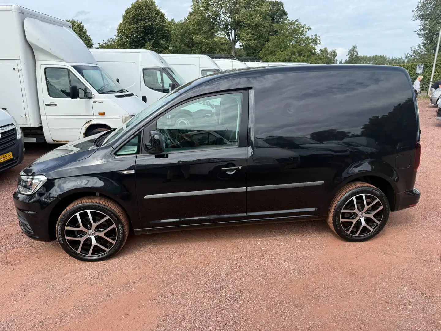 Volkswagen Caddy 2.0 TDI 150PK Exclusive Edition Automaat 1e Eigena Zwart - 2