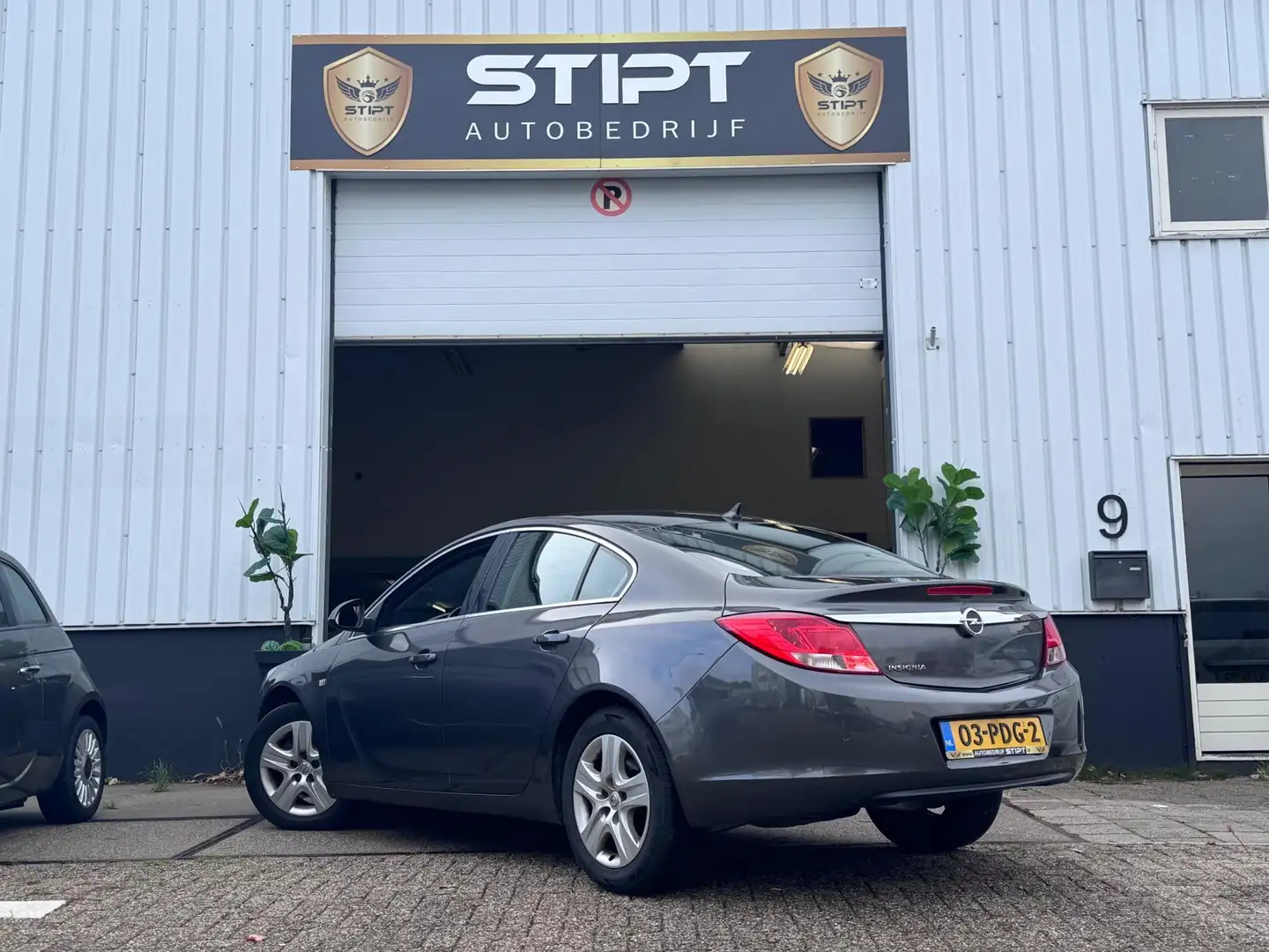 Opel Insignia 1.8 Edition Gris - 2