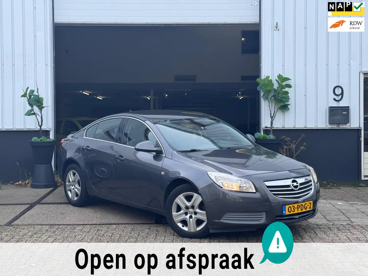 Opel Insignia 1.8 Edition Gris - 1