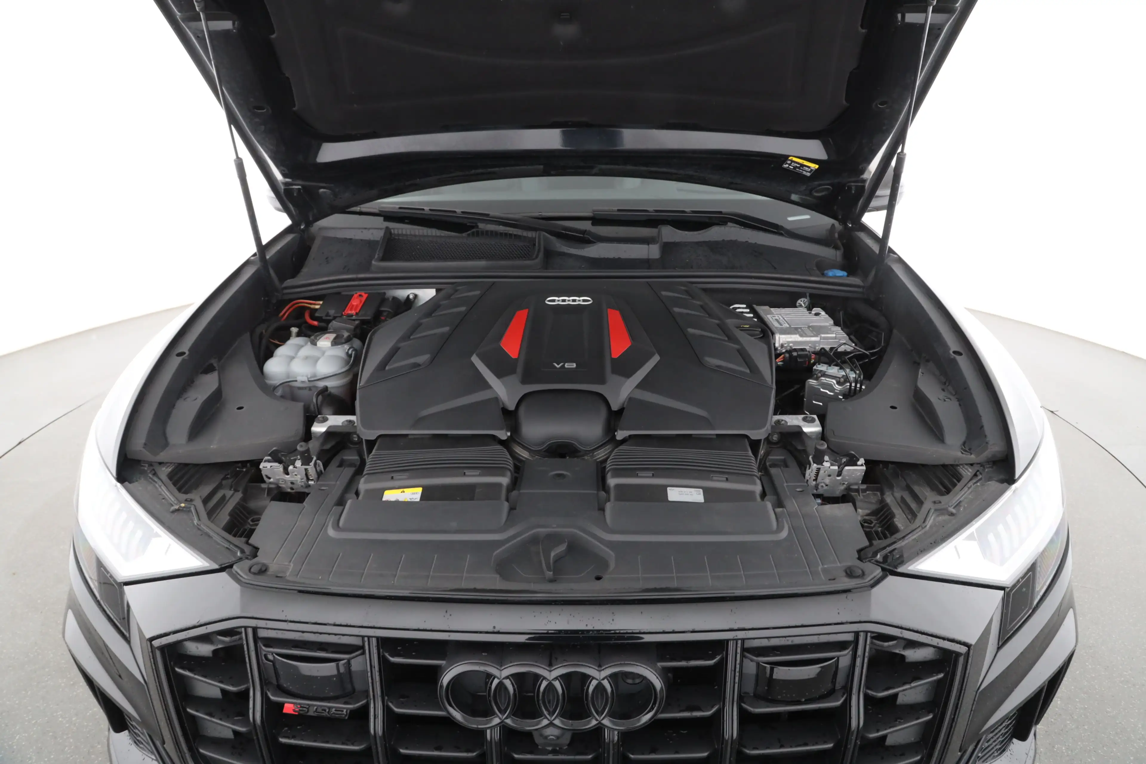 Audi SQ8 40 TFSI quattro S line competition plus — photo 10