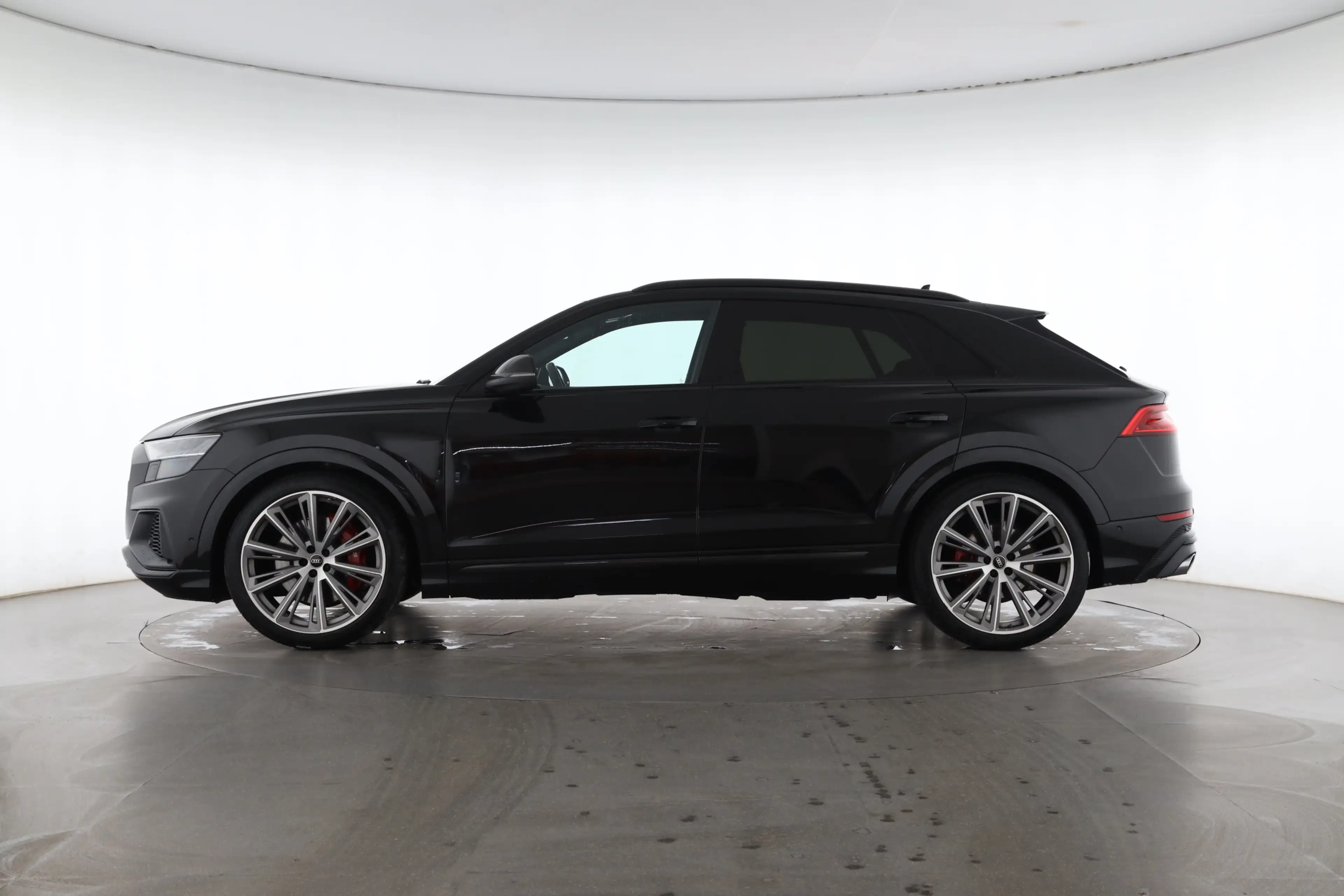 Audi SQ8 40 TFSI quattro S line competition plus — photo 4