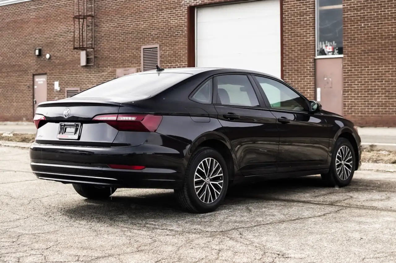 Volkswagen Jetta снимка Volkswagen Jetta