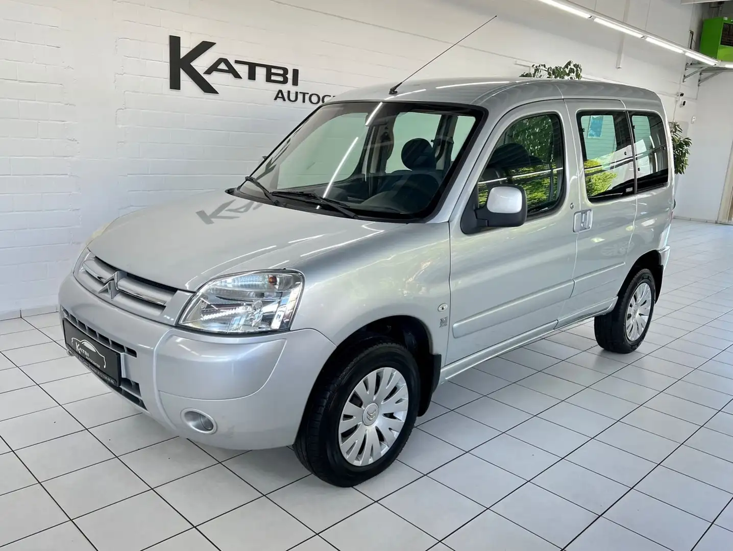 Citroen Berlingo 1,6 HDi 90 Multispace Plus 4 X 4 DANGEL Grau - 1