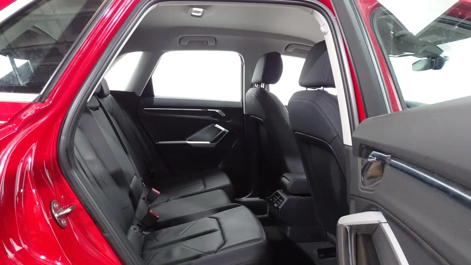 Audi Q3 40 TFSI Advanced quattro S tronic Rojo - 2