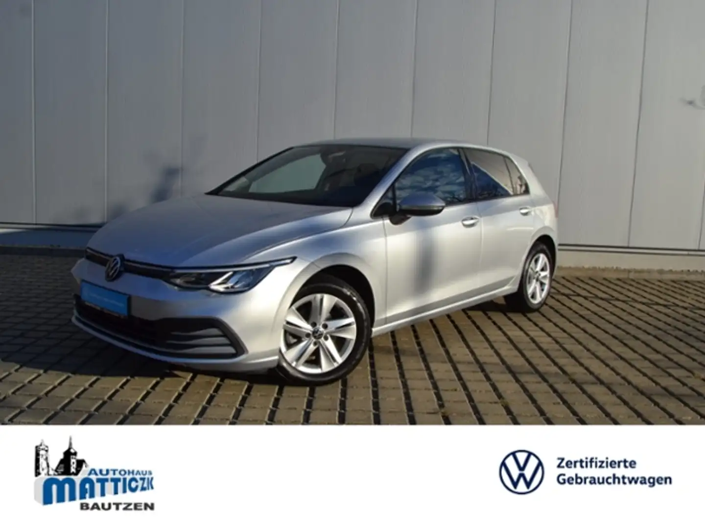Volkswagen Golf VIII 1.5 TSI Life LED/NAVI+VZE/16-ZOLL/PDC/LANE-A Silber - 1