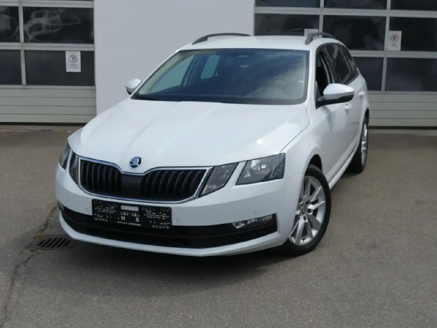 Skoda Octavia Skoda Octavia Combi 2,0l TDI Ambition App/AHK/PDC Weiß - 1