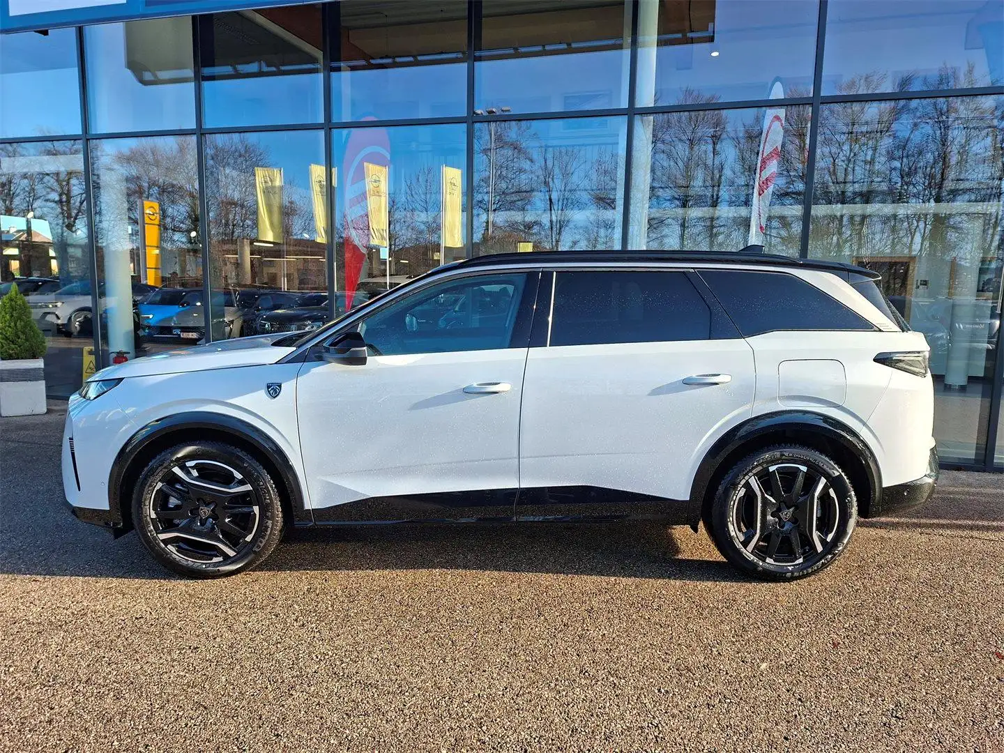 Peugeot 5008 Elektro 210 73kWh GT Weiß - 2