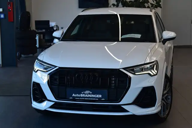 Audi Q3 45TFSIe S-tron. S line Matrix~Virtual~TopView