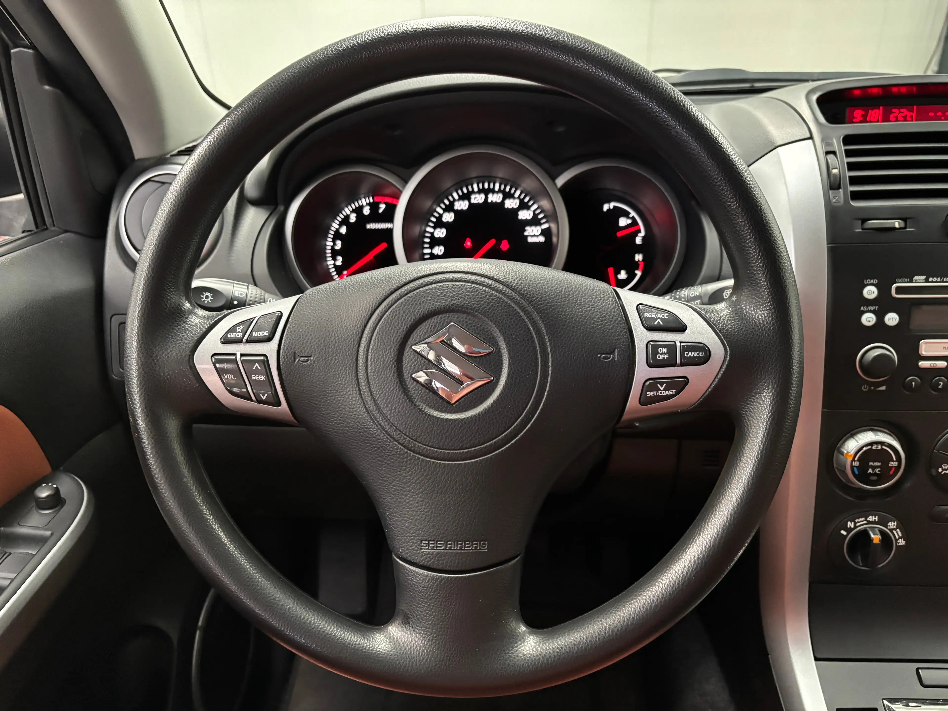 Suzuki Grand Vitara 2.0-16V Exclusive 4x4 | Trekhaak | Cruise control — photo 16