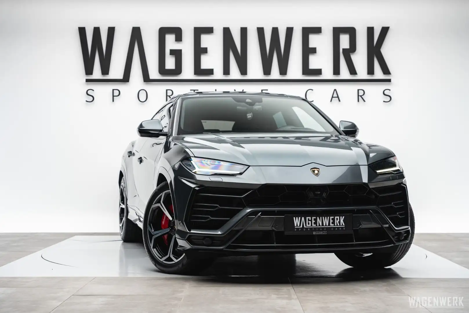 Lamborghini Urus ADAS ERSTBESITZ 22ZOLL B&O Q-CITURA PANORAMA ACC Grau - 1