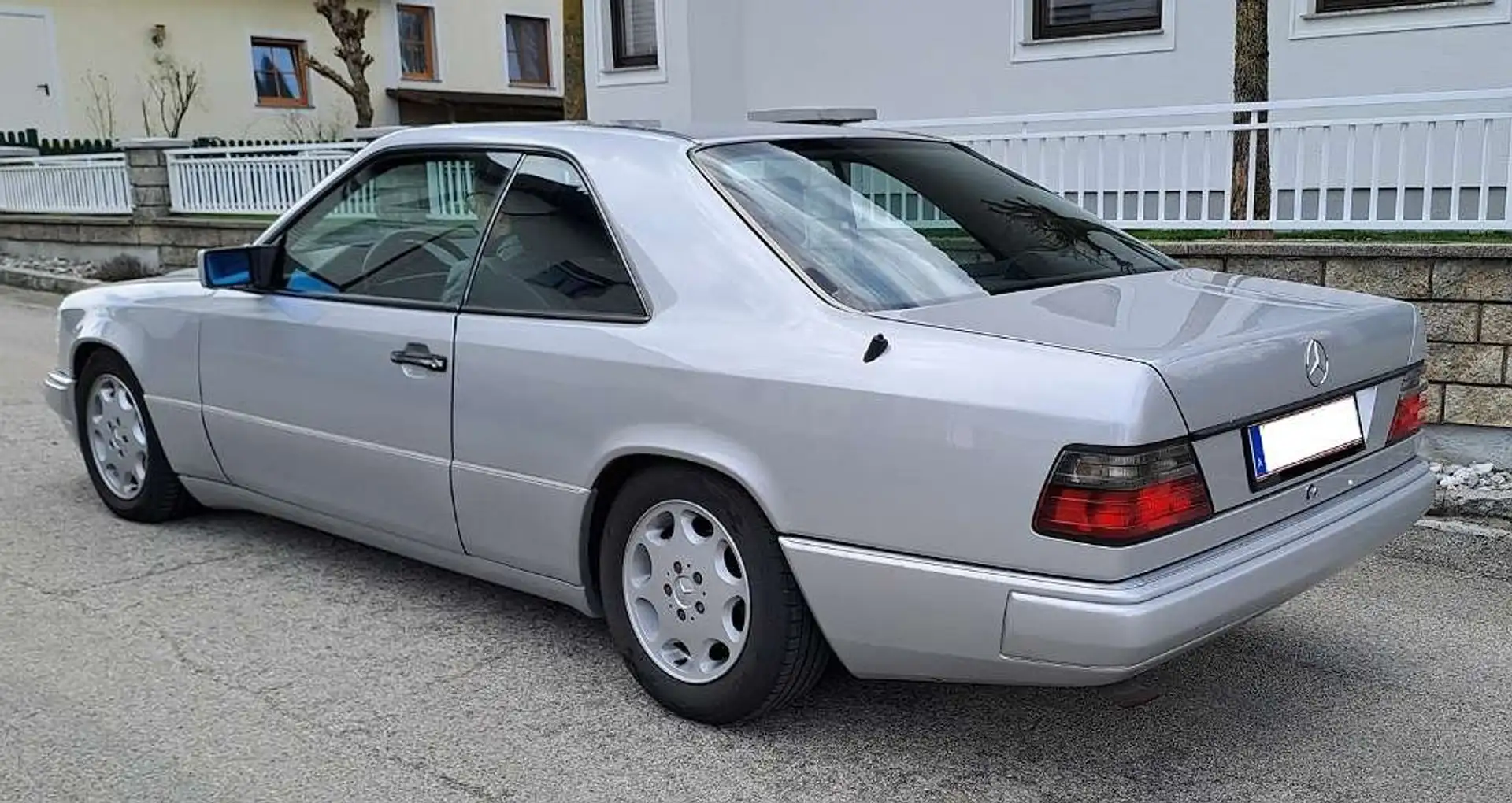 Mercedes-Benz E 220 E 220 Coupé Argent - 2