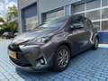 Toyota Yaris 1.5 Hybrid CRUISE NAVI P-CAM ALL SEASON Grijs - thumbnail 3