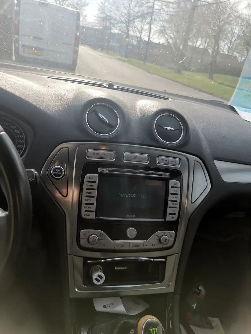 Ford Mondeo Mondeo+2.0-16V+Titanium Zwart - 1