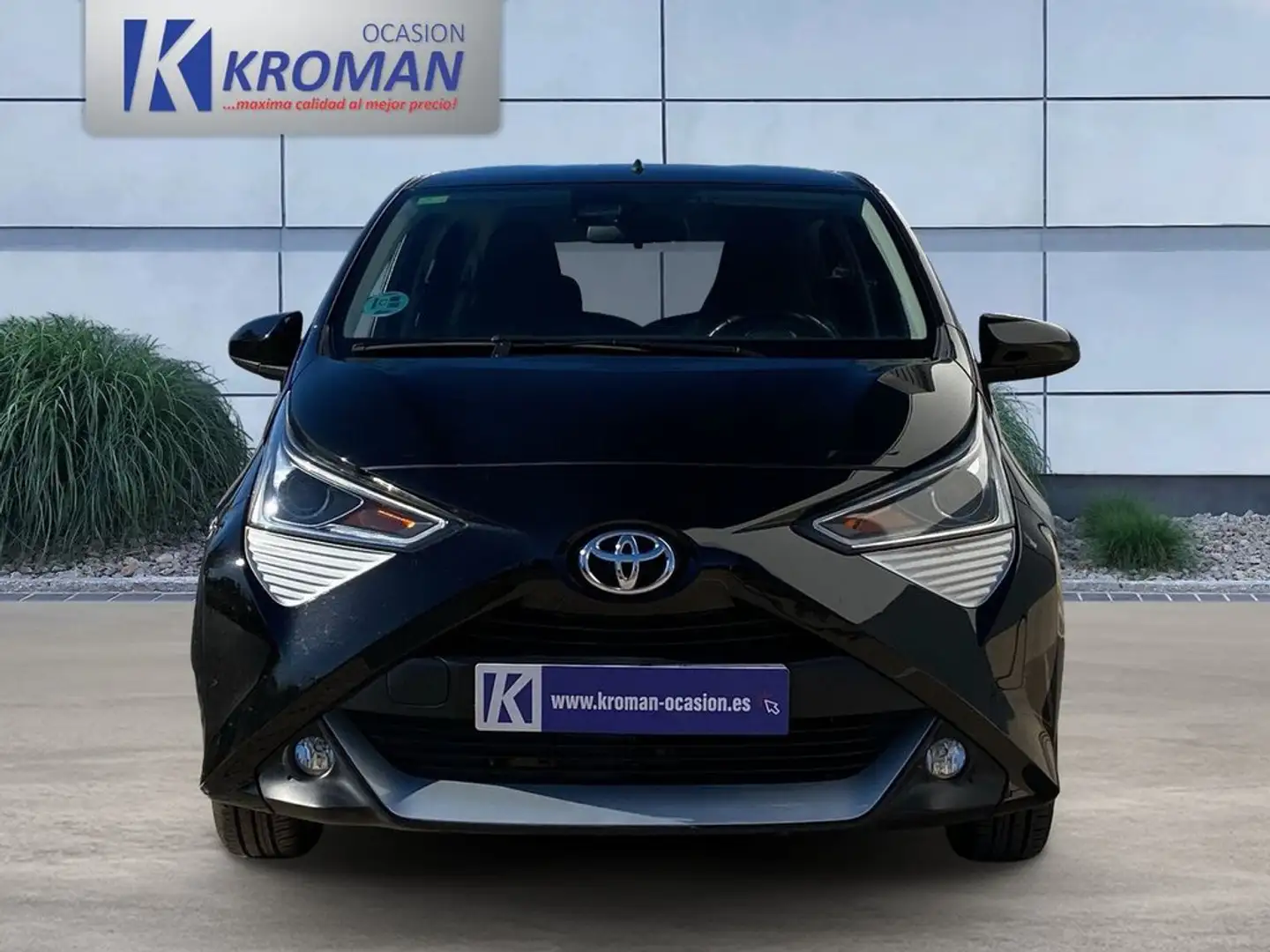 Toyota Aygo 1.0 70 xplay Negro - 2