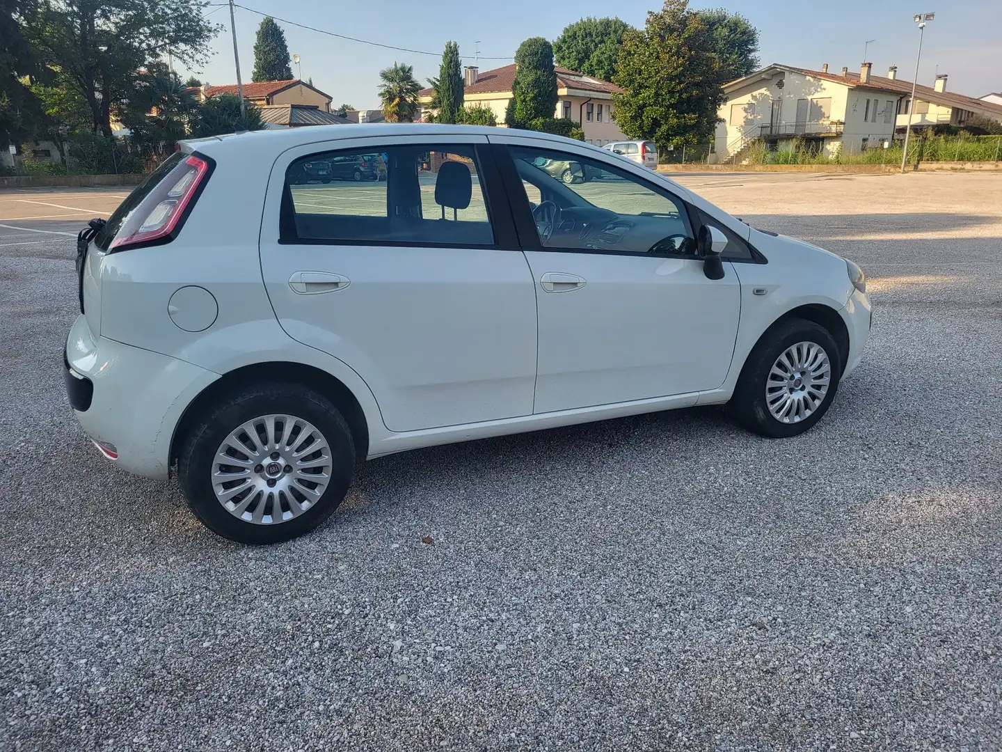 Fiat Punto 5p 1.2 natural power Classic Active - 2