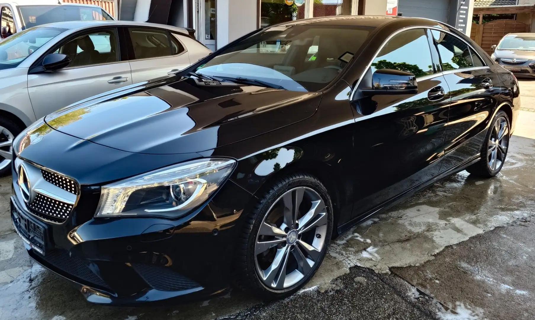 Mercedes-Benz CLA 180 CGI NAVI/TLEDER/SHZ/PDC/XENON/GARANTIE Negro - 1