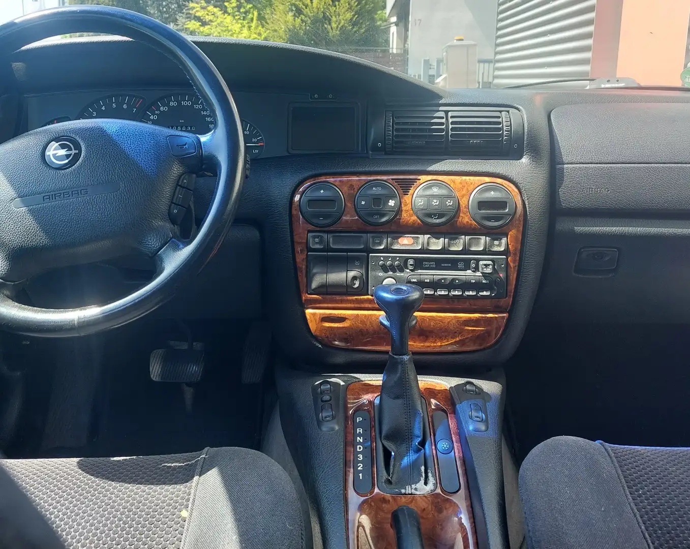 Opel Omega MV6 - 2