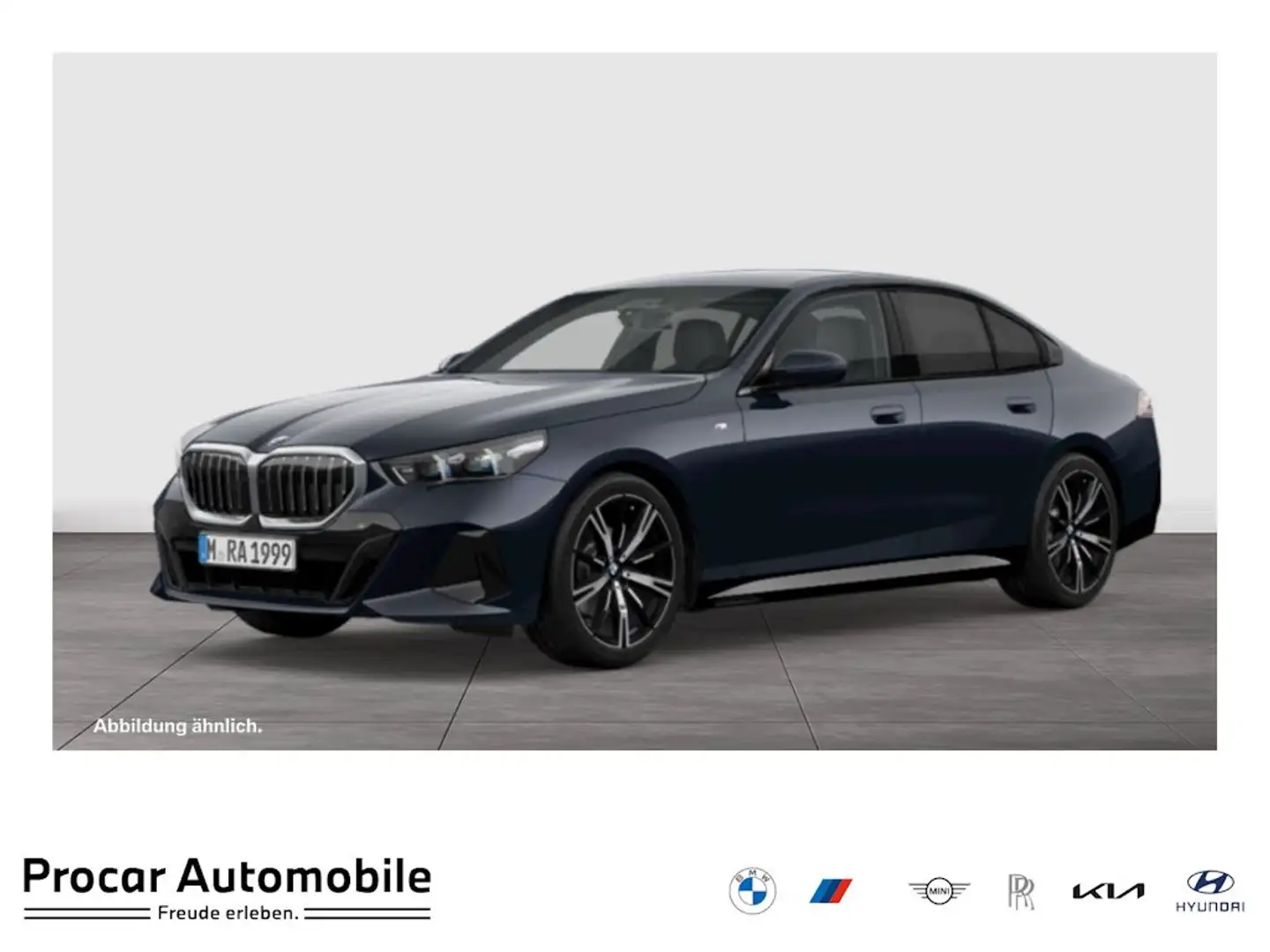 BMW 520 d M Sport RFK NAVI LED Sound Syst. PDC V+H Zwart - 1