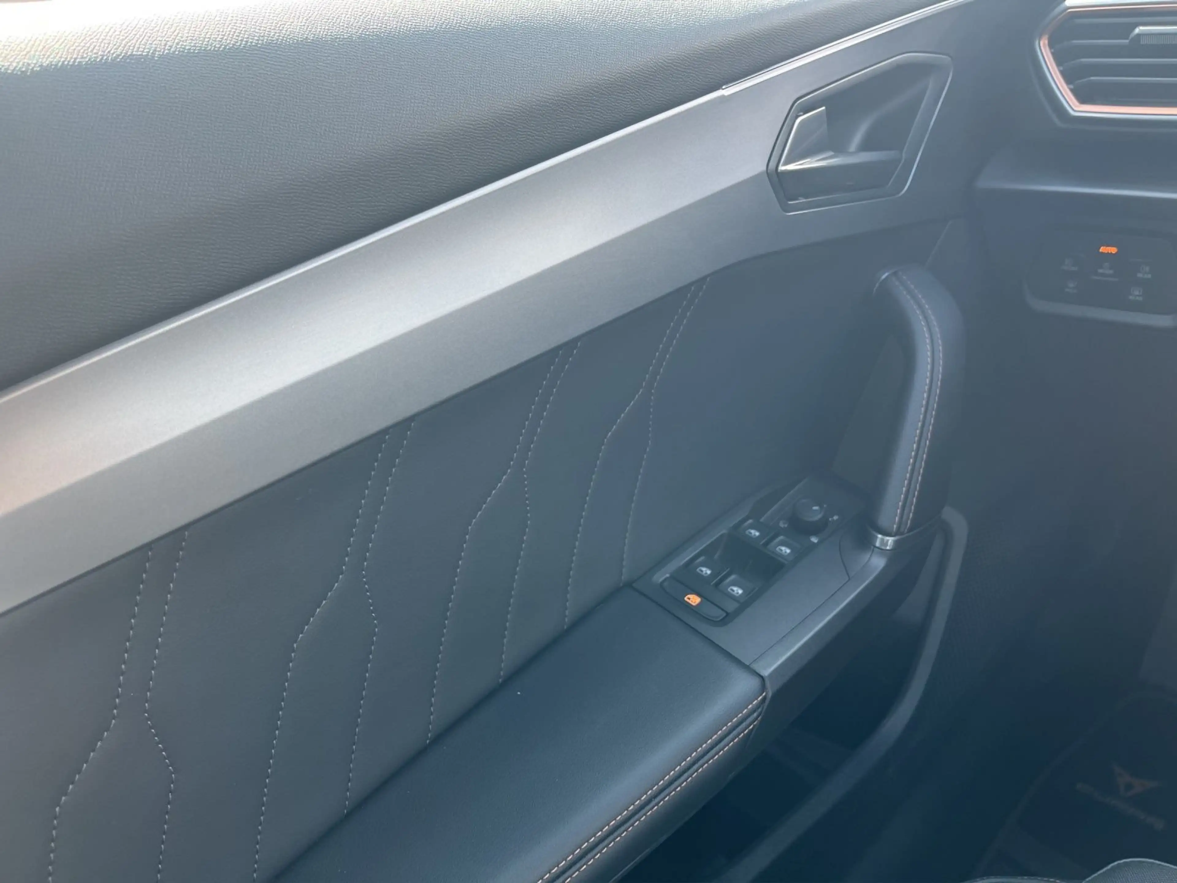 CUPRA Formentor 1.5 TSI DSG — photo 12