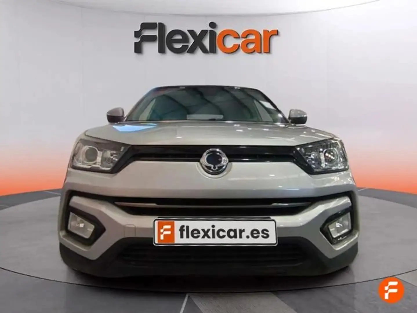 SsangYong Tivoli D16T Limited 4x2 Aut. Gris - 2