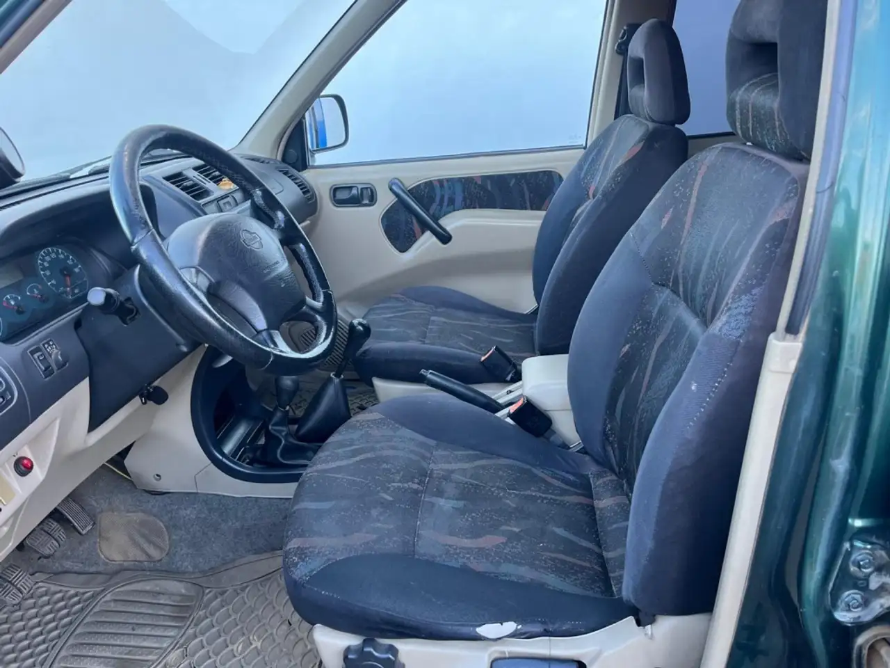 Nissan Terrano 2.7 TDi Sport Plus, foto 12
