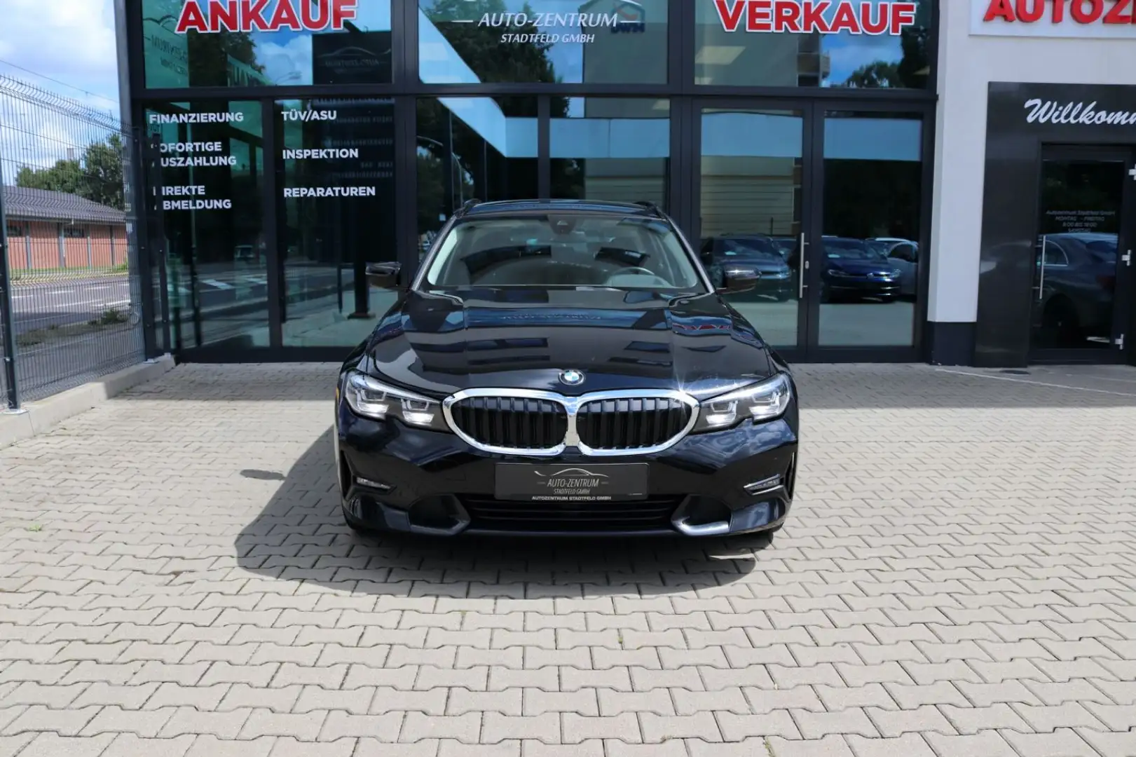 BMW 320 d xDrive Touring SportLine ShadowLine Head Up Zwart - 2