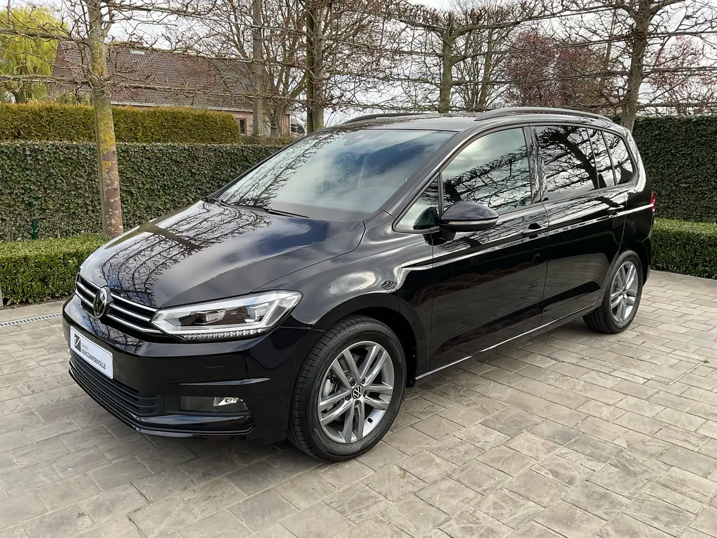 Volkswagen Touran 1.5 TSI  DSG Comfortline ,NAVI ,CAMERA ,7-ZIT, LED Zwart - 1