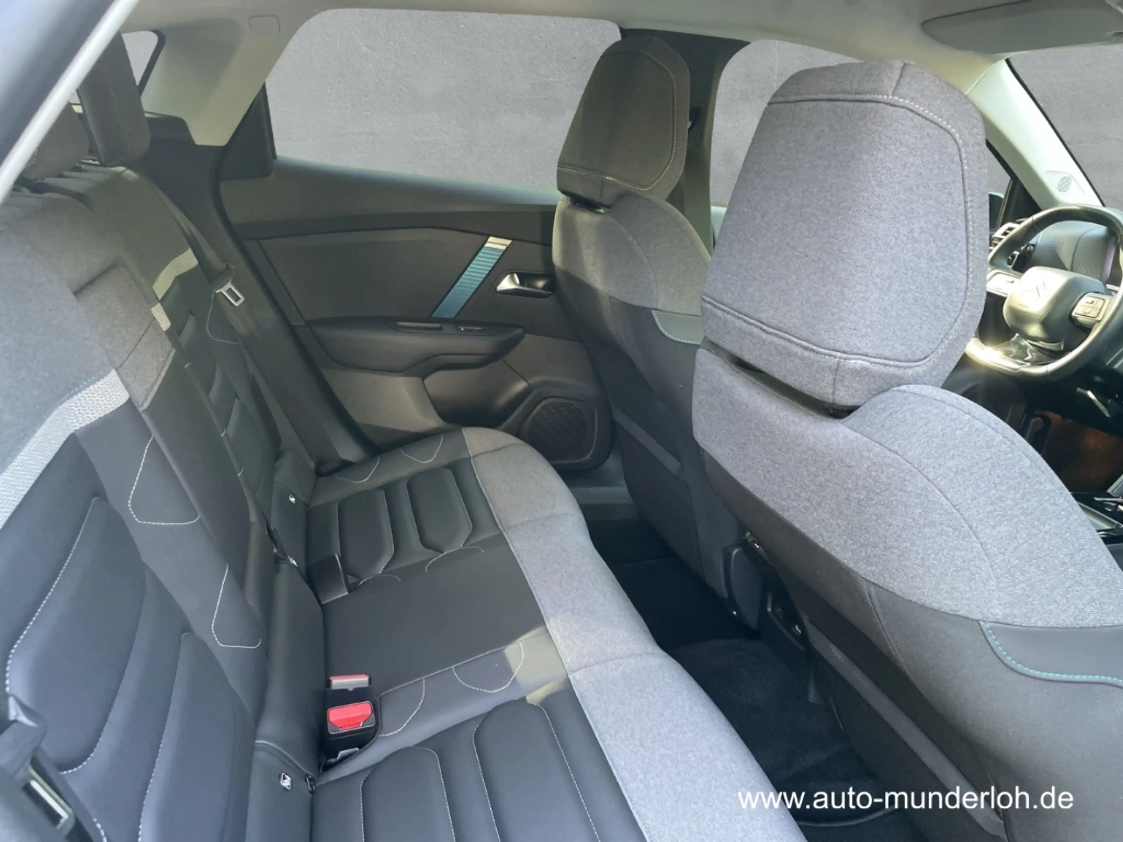 Citroen E-C4 Electric 136 SHINE RÜCKFAHRKAMERA  SITZHEIZUNG KLIMAAUTOMAT — photo 11