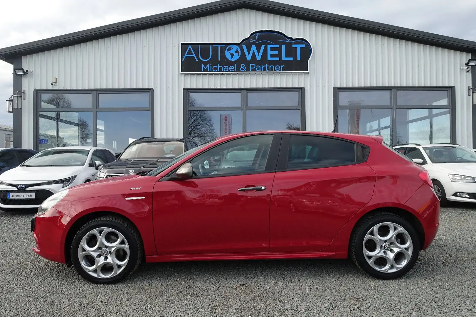 Alfa Romeo Giulietta 2.0 175PS Aut.KLIMAAUT SITZH PDC Gjrei Rot - 1