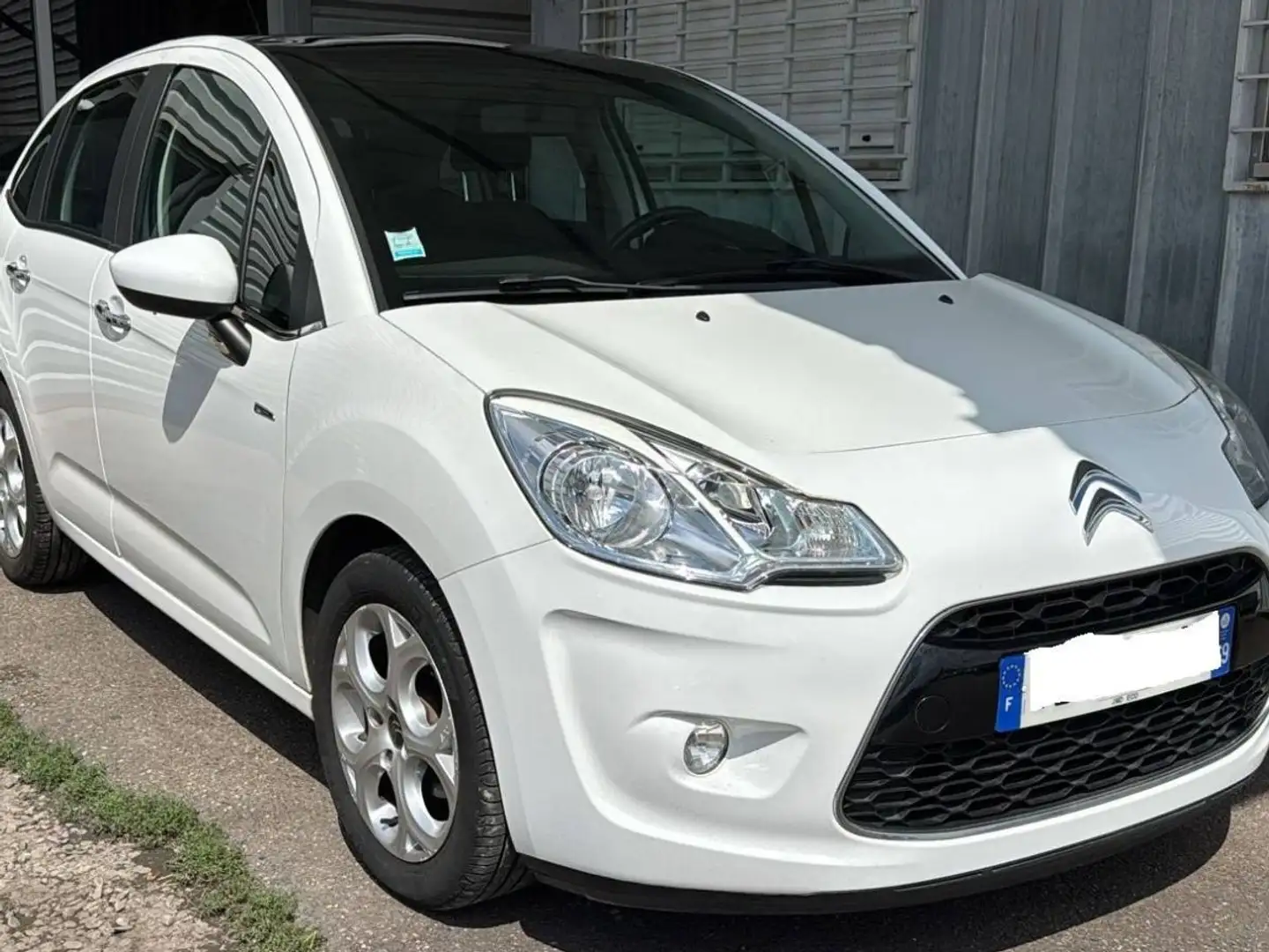 Citroen C3 II 1.4 VTi Exclusive BMP5 Blanc - 2