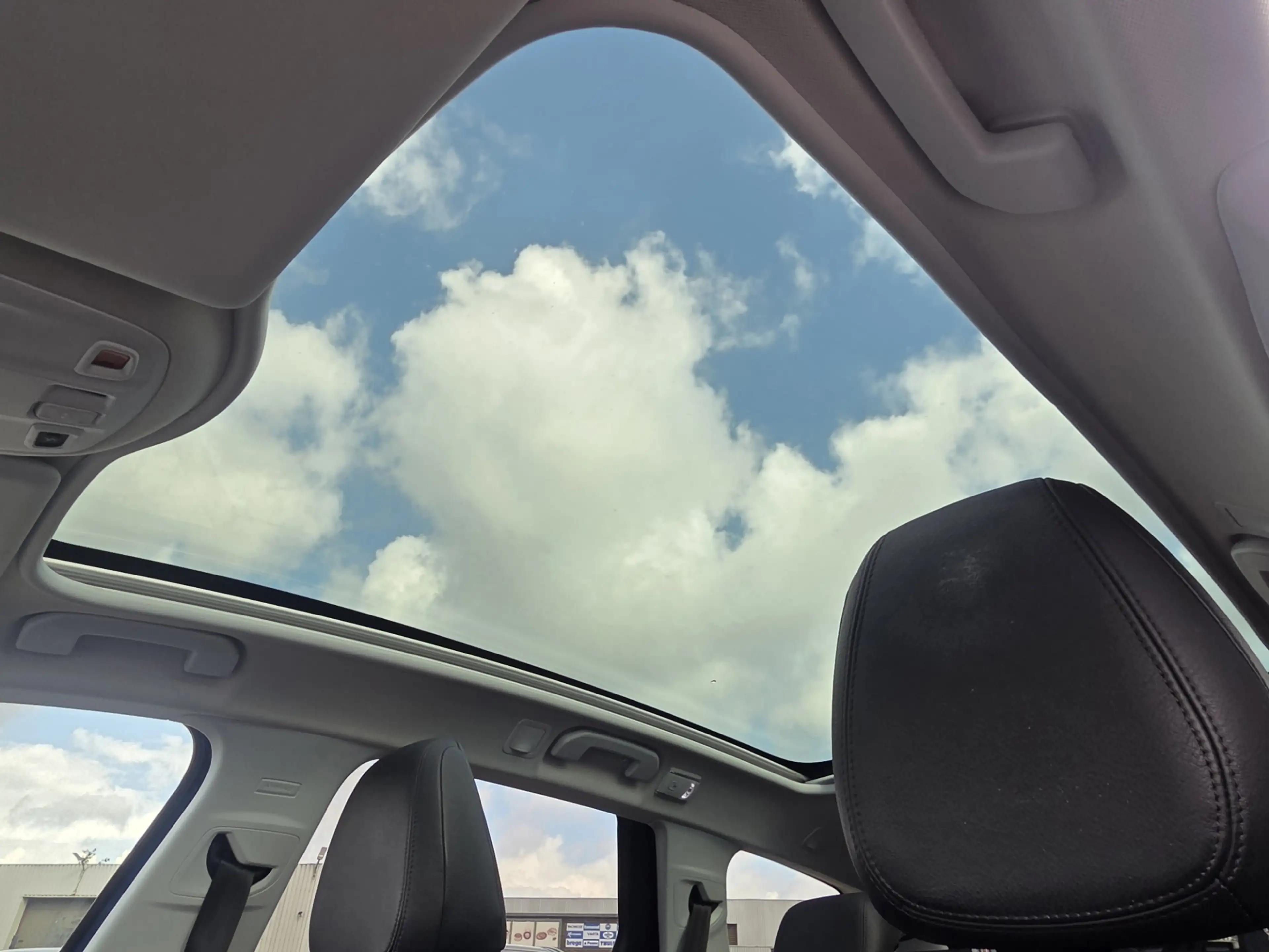 Peugeot 308 SW 1.2 PureTech Blue Lease Executive/PANO/NAVI/CAM — photo 2