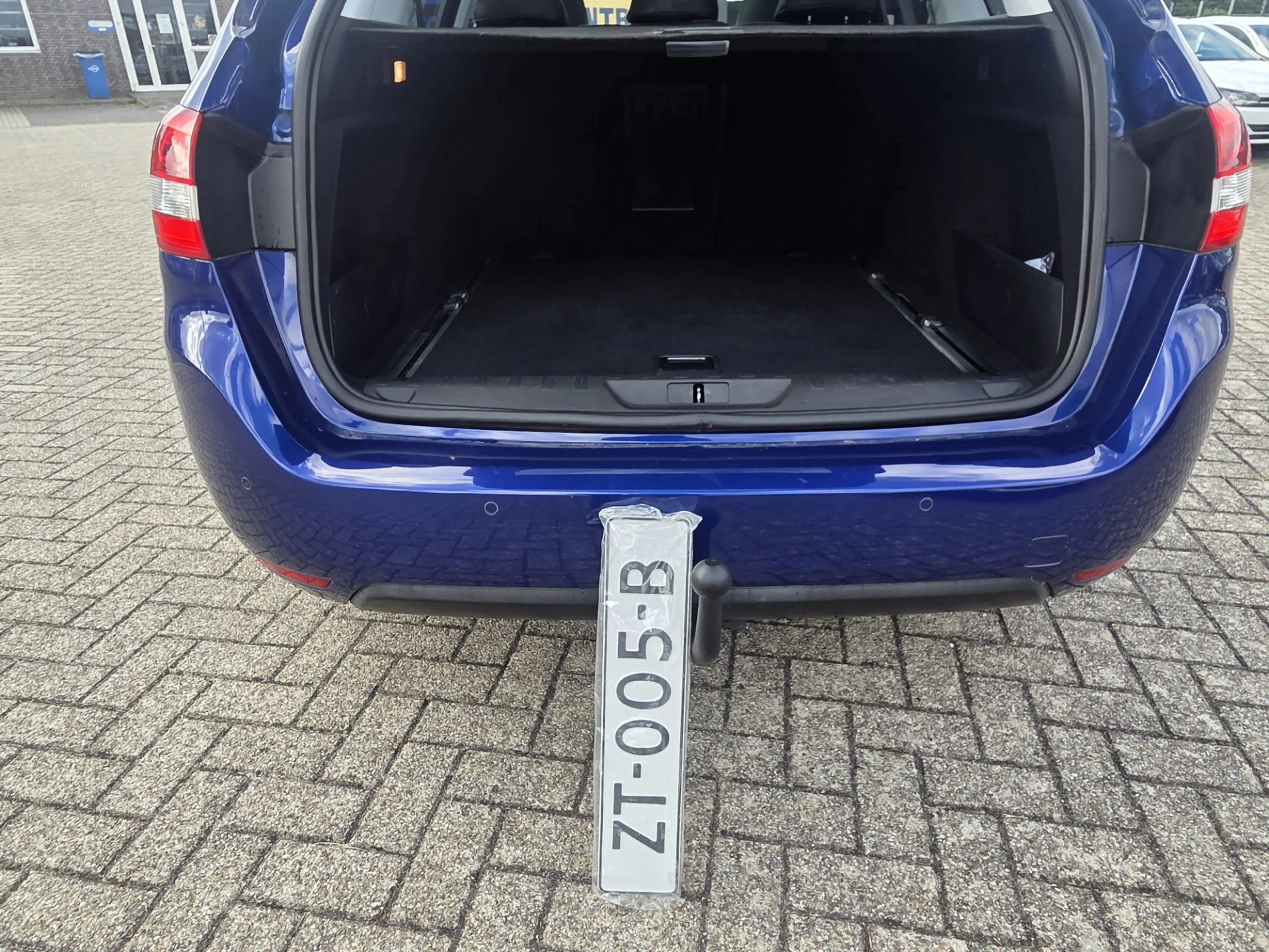 Peugeot 308 SW 1.2 PureTech Blue Lease Executive/PANO/NAVI/CAM — photo 8