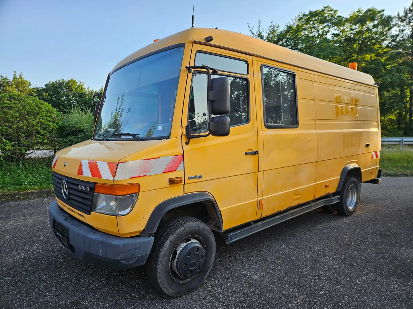 Mercedes-Benz Vario616 Kastenwagen Hohdach Doppelkabine Blutec 5 Gelb - 2