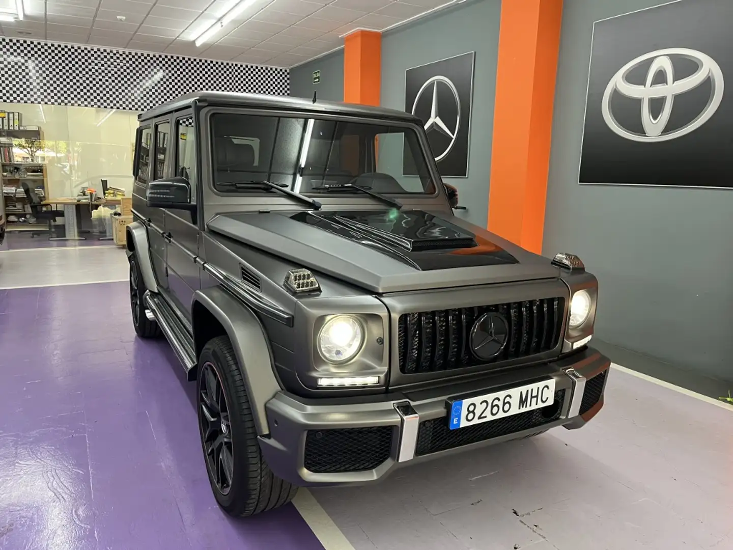 Mercedes-Benz G 350 350BlueTec Largo Aut. Gris - 2