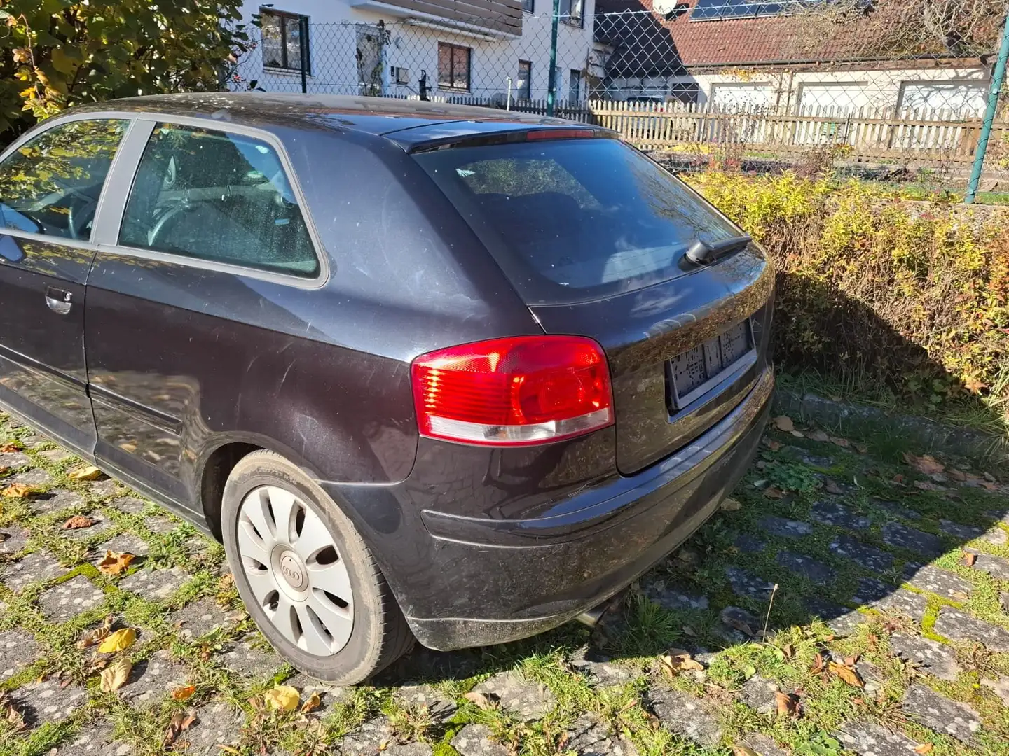 Audi A3 A3 2.0 FSI Ambiente Schwarz - 1